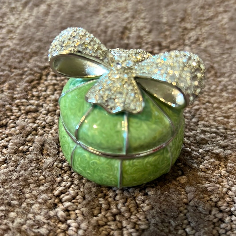 Olivia Riegel box